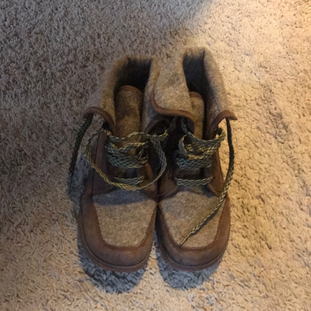 NWOT CHACO high tops